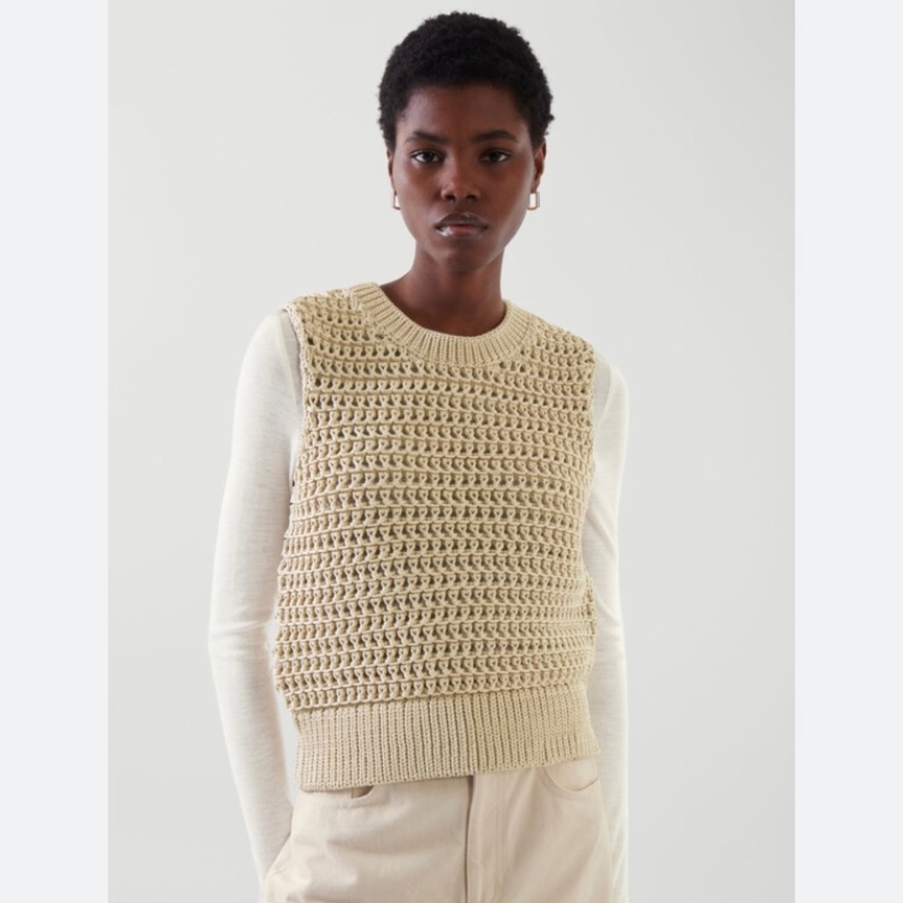 COS sweater vest size L - NWT